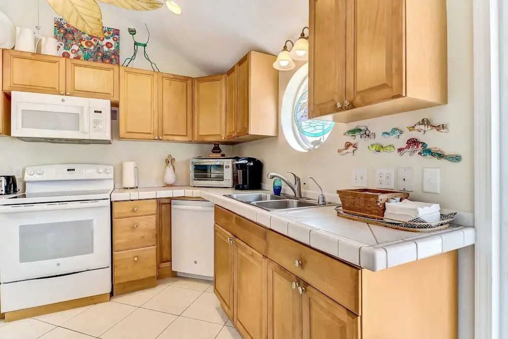 534 N. Fletcher Ave. #1 2 Bedroom Cottage by RedAwning