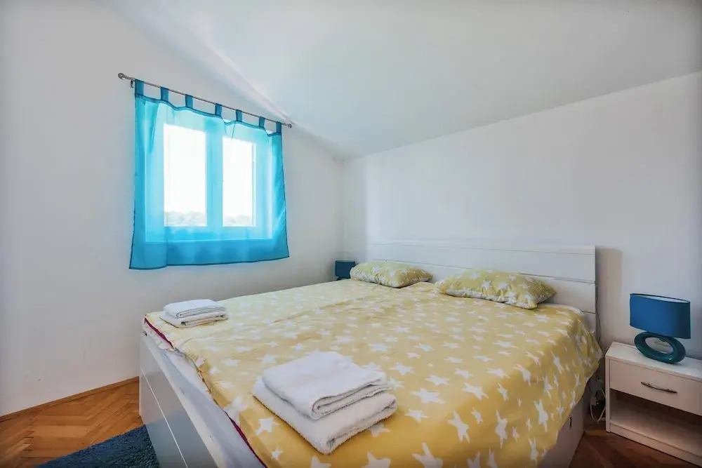 Family home with hydromassage pool & fun activities