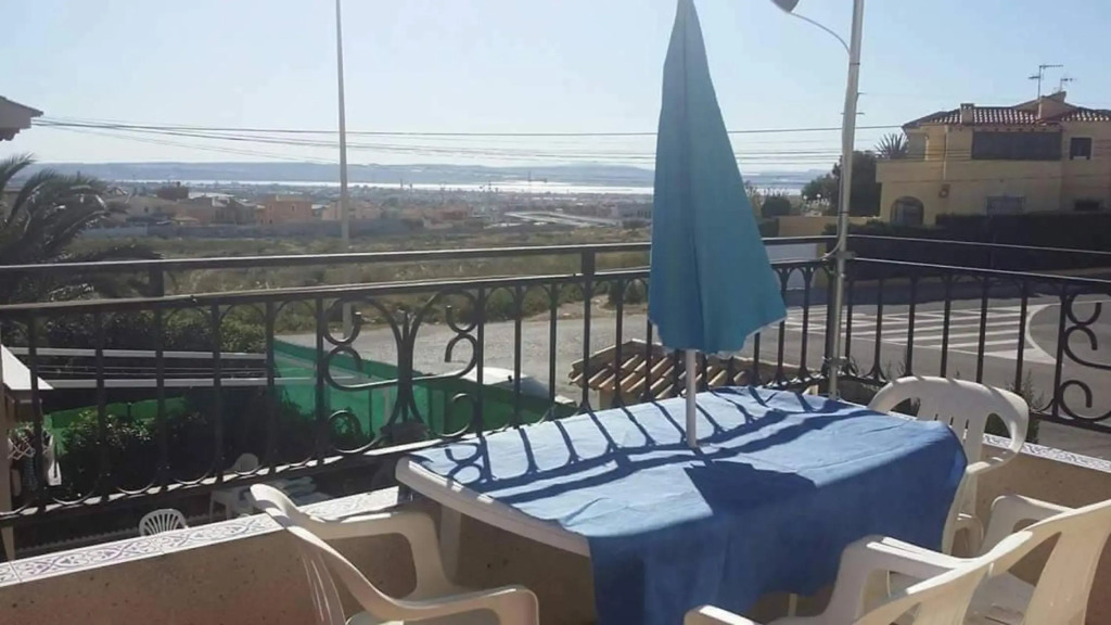 Cozy house near La Mata beach