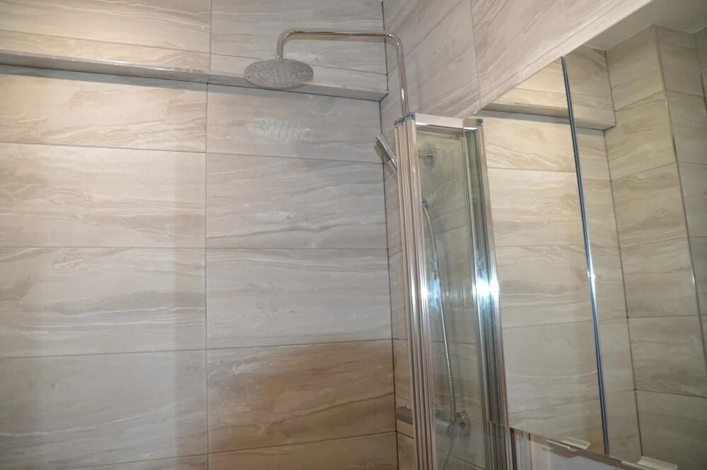 London Borough Station Apartment