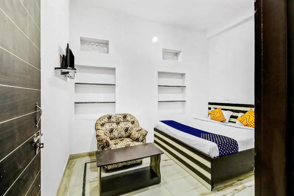 Shri Ganesh Guest House by OYO Rooms