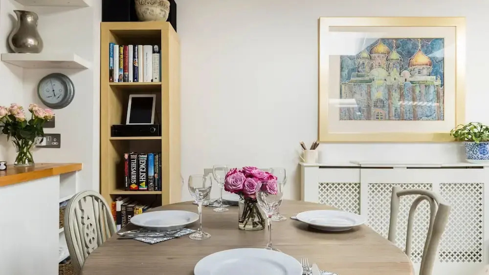Beautiful 2BR flat right by Clapham Common