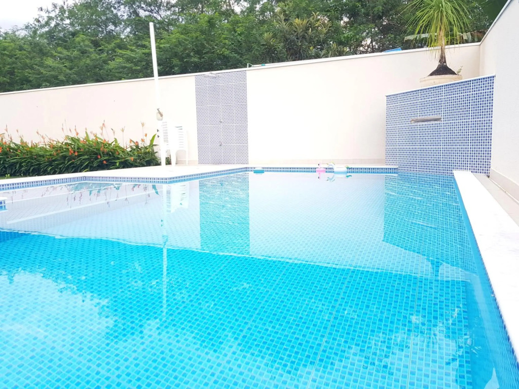 Bela Casa Terrea na Praia da Lagoinha Ubatuba com Piscina, Ar Condicionado, Churrasqueira e Forno a Lenha
