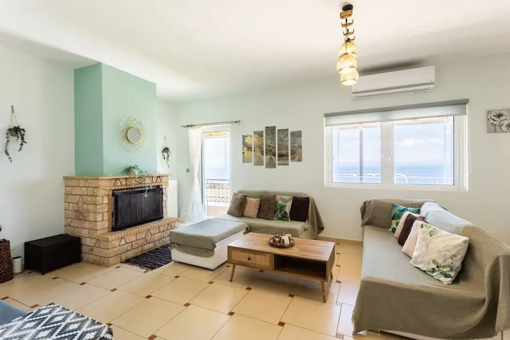 Verga Beachside Getaway With Panoramic Seaviews