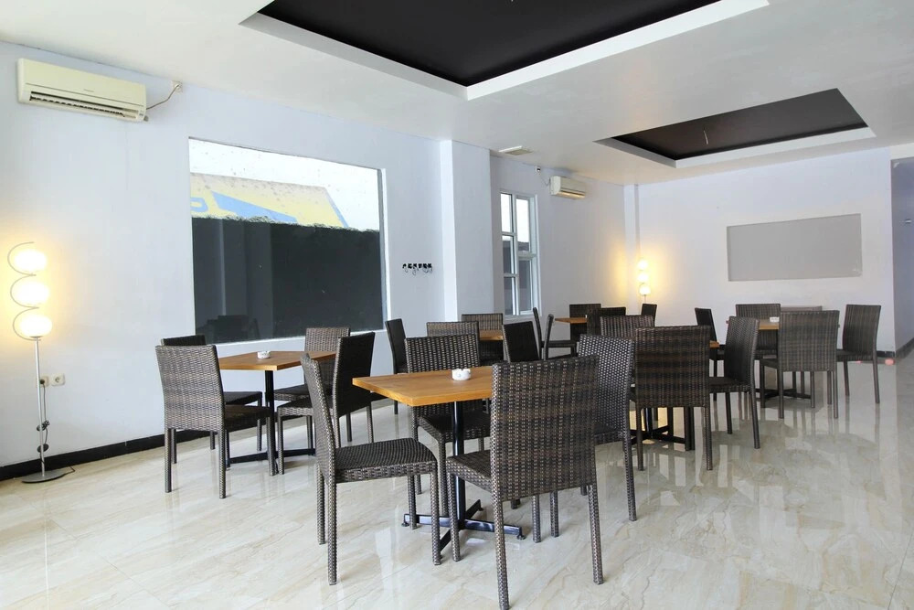 Airy Mandonga Saranani 168 Kendari