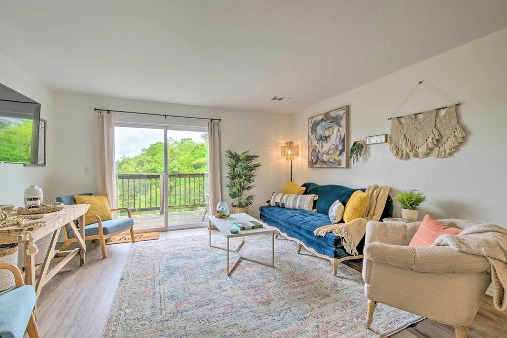 Cozy Branson Retreat w/ Balcony, 2 Mi to 76 Strip