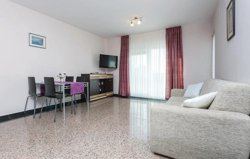 Stunning Home in Sv Filip i Jakov With Wifi and 1 Bedrooms