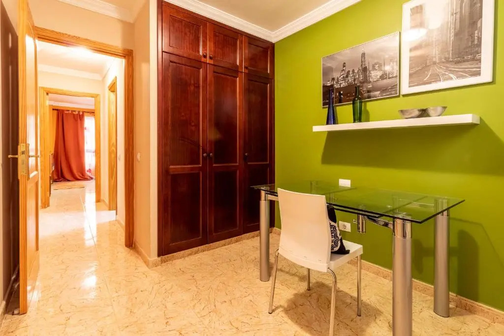 Flatguest Ingenio + 2 Bdr + Wifi + 4pax