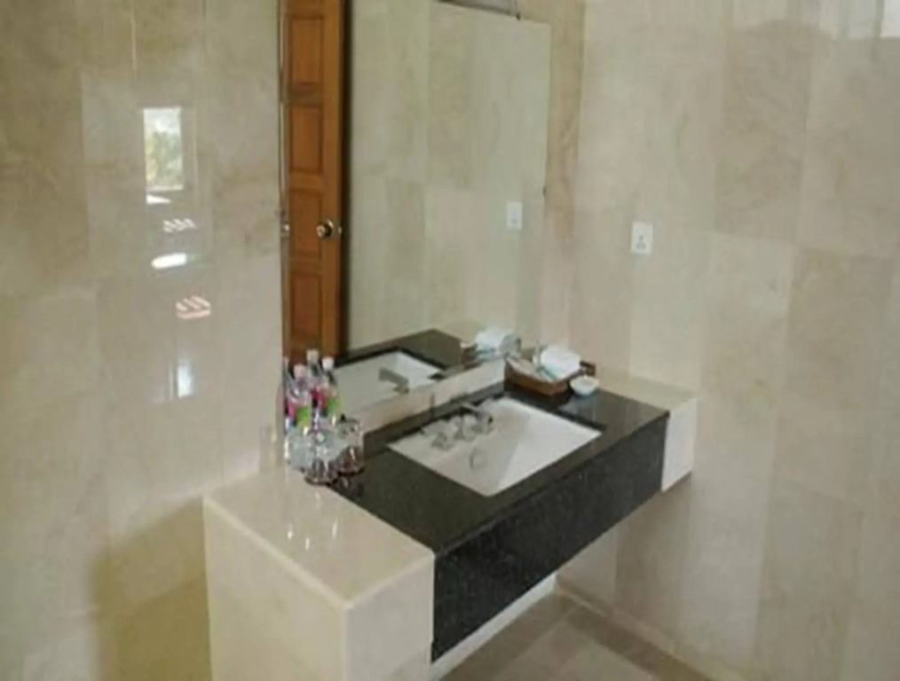 Myat Thinzar Hotel