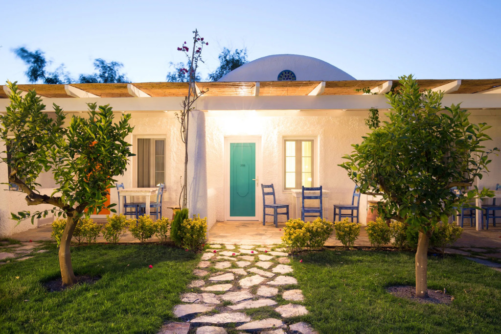 Kefi Beach & Suites