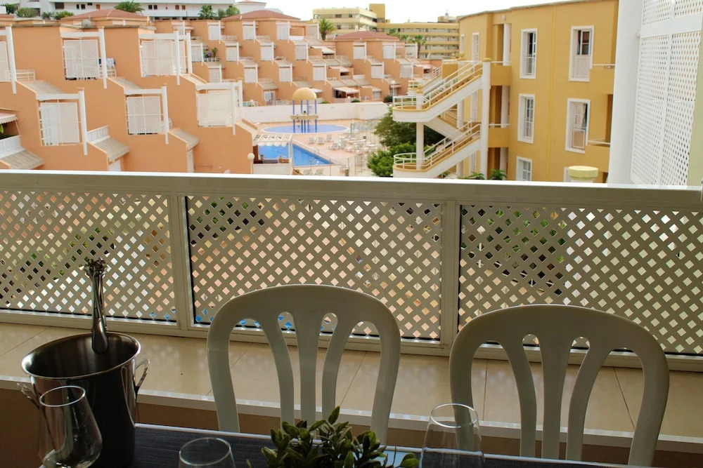 Apartment With one Bedroom in Costa Adeje, With Shared Pool, Furnished Terrace and Wifi