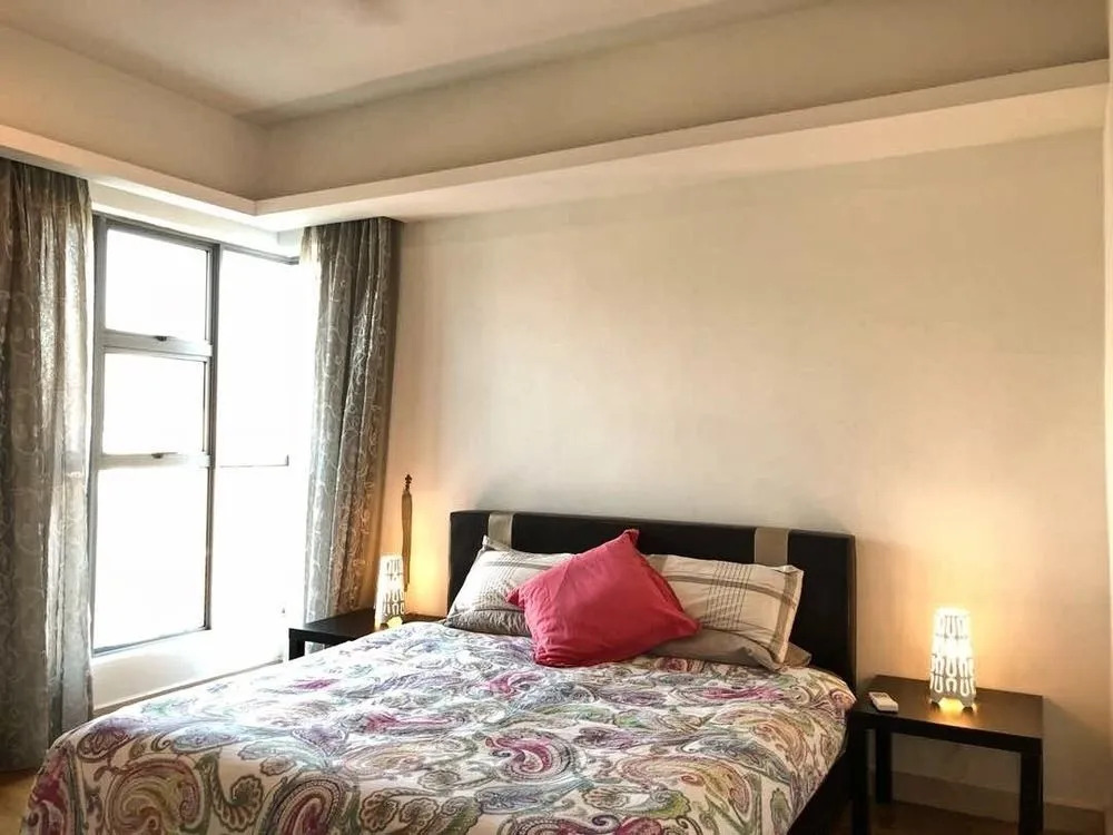 Executive 3 BR Condo by Naren