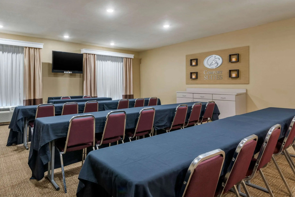 Comfort Suites near Route 66