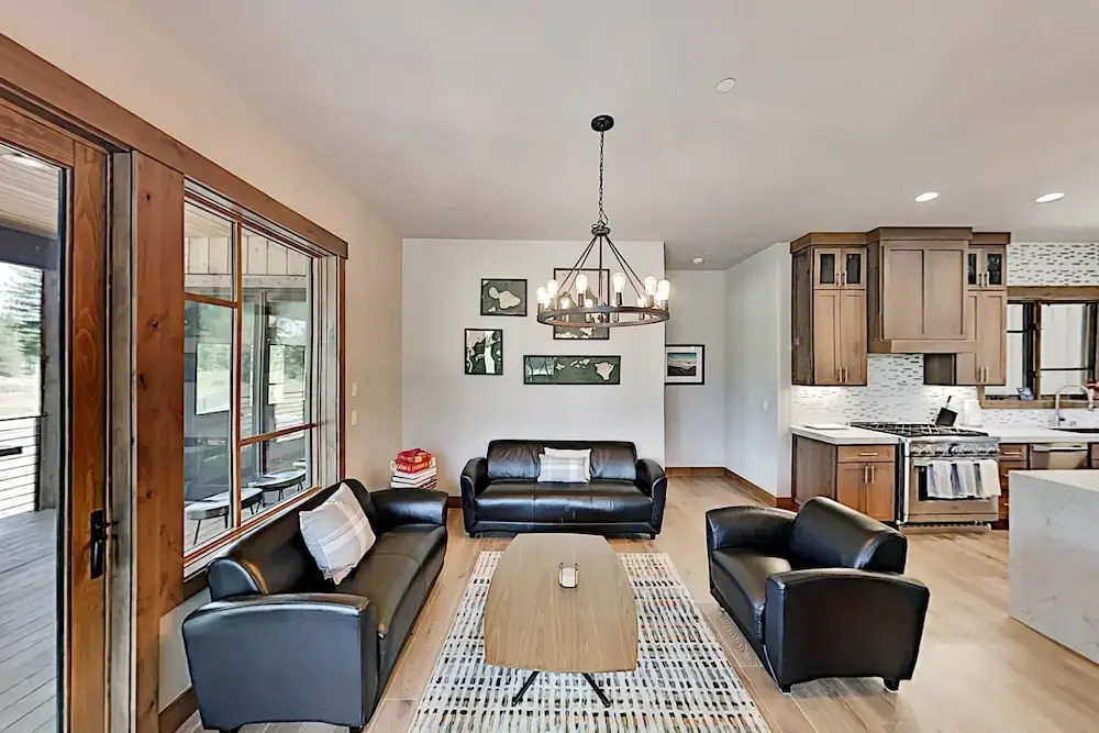Spacious W/ Chefs Kitchen & 3-car Garage 4 Bedroom Home