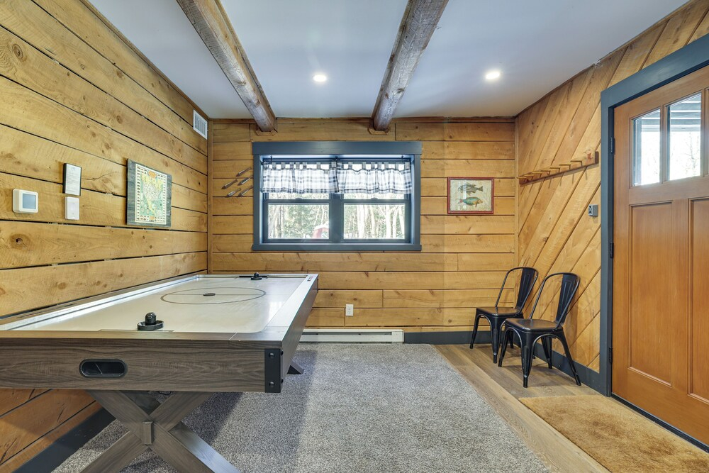 Poconos Ski Base w/ Hot Tub & Game Room!