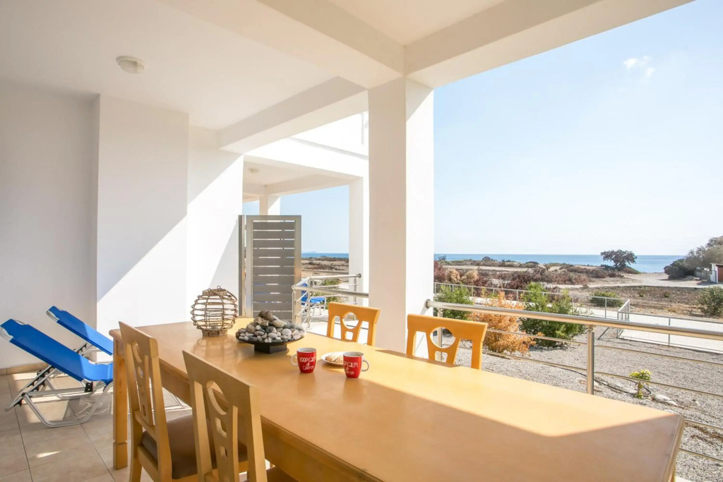Kellys Beach House 2