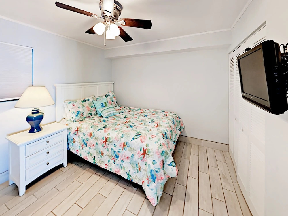 9400 Shore Drive Condo #1116 2 Bedrooms 2 Bathrooms Condo