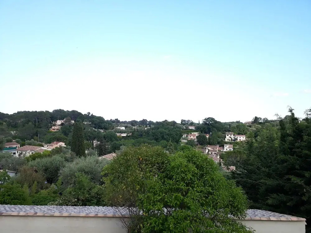 Large friendly and bright villa with pool