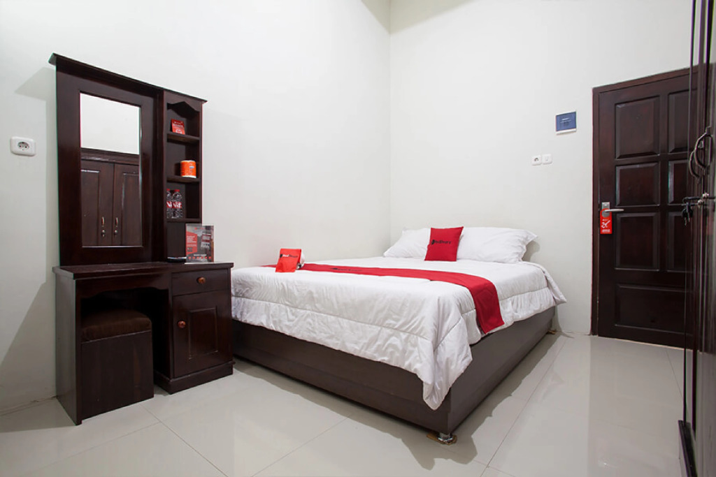 RedDoorz near Banyuwangi Baru Station