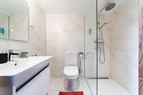 Dream Stay - Modern City Center Loft Near Bus Station