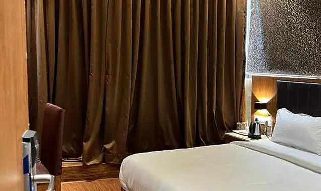 Fabhotel Azure