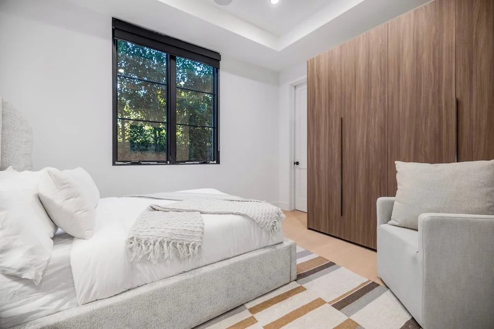 Colfax Estate   Modern Luxury Oasis in Prime Colfax Meadows