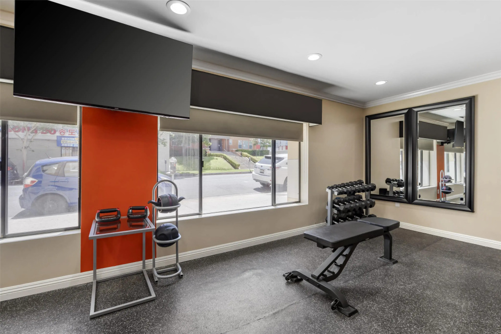 Best Western Plus LA Mid-Town Hotel