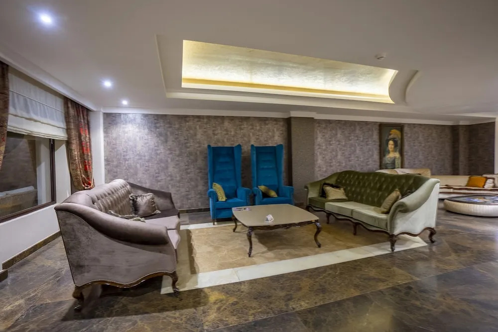 Azka Restaurant