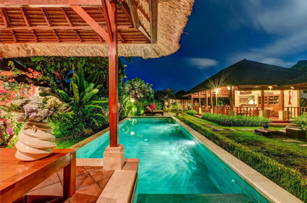 Villa Santi - Spacious 4 BedRooms villa Seminyak