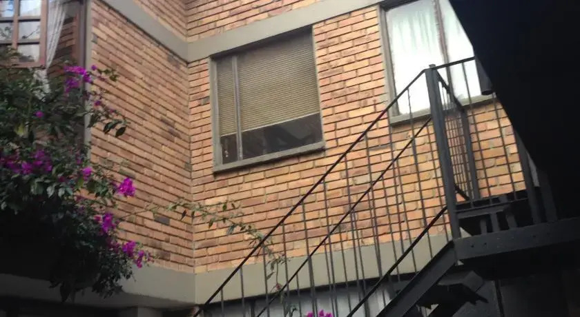 Apartasuites 112