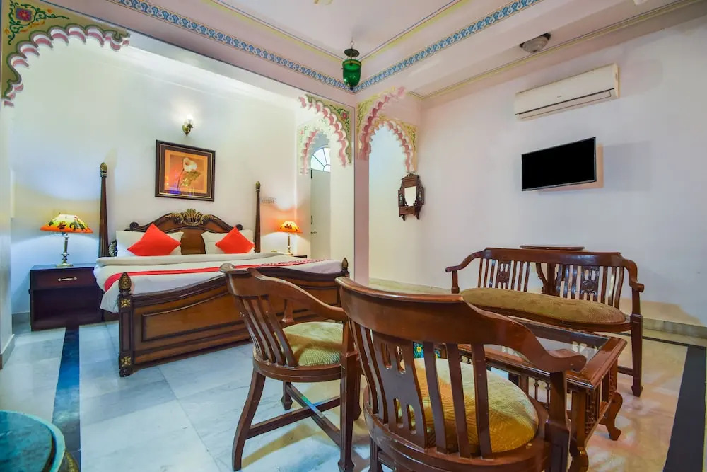 OYO 23380 Raj Palace