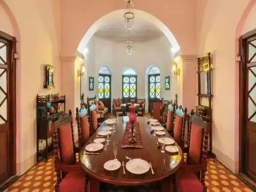 SaffronStays Parsi Manor - 4-BR heritage villa near Charlotte Lake serving authentic Parsi meals
