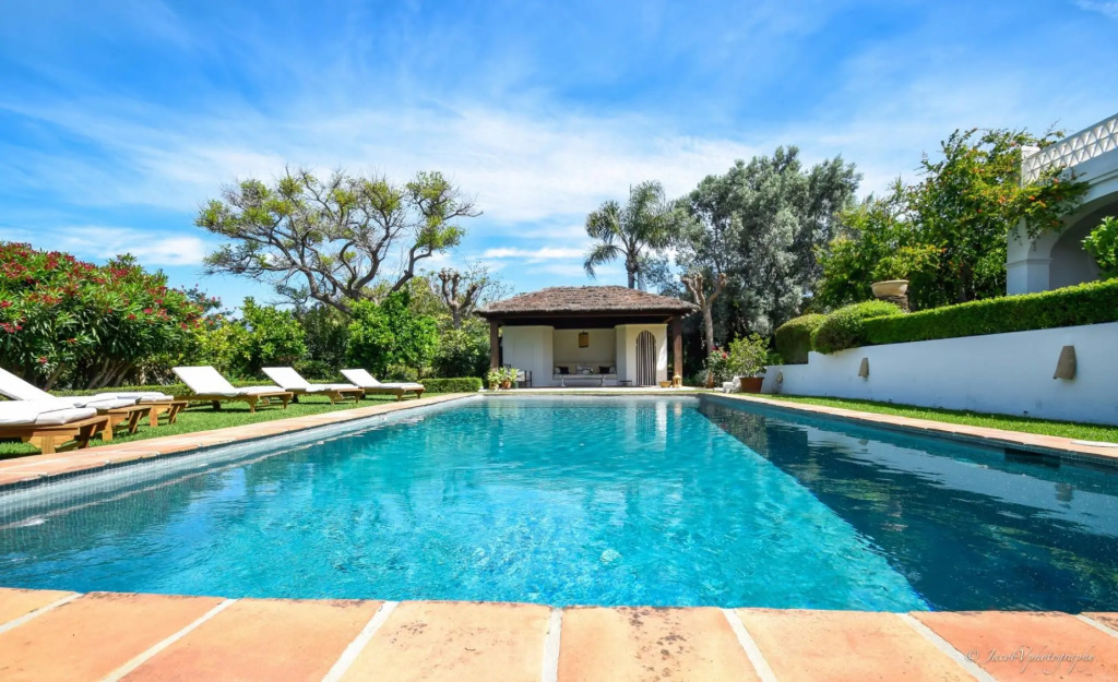 20000 - A Real Oasis In Colonial Style