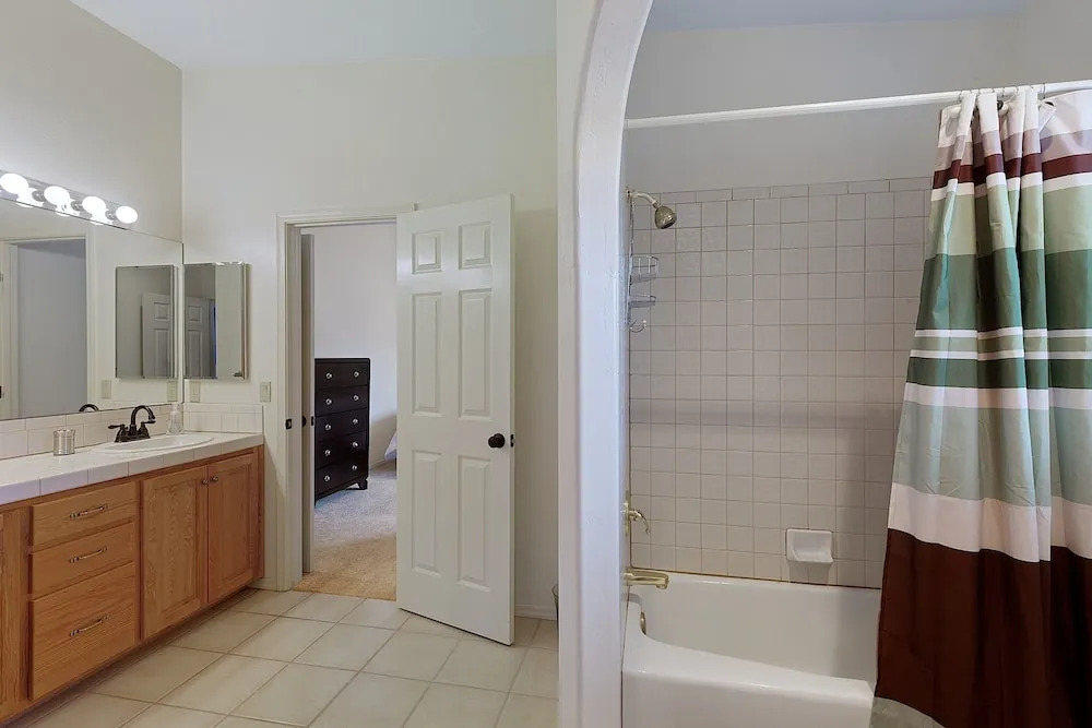 Easy Living 4 BR by Casago