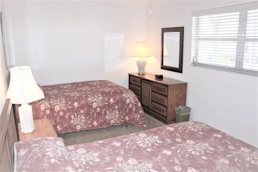 Jamaica Royale 088 - 2 Br Condo