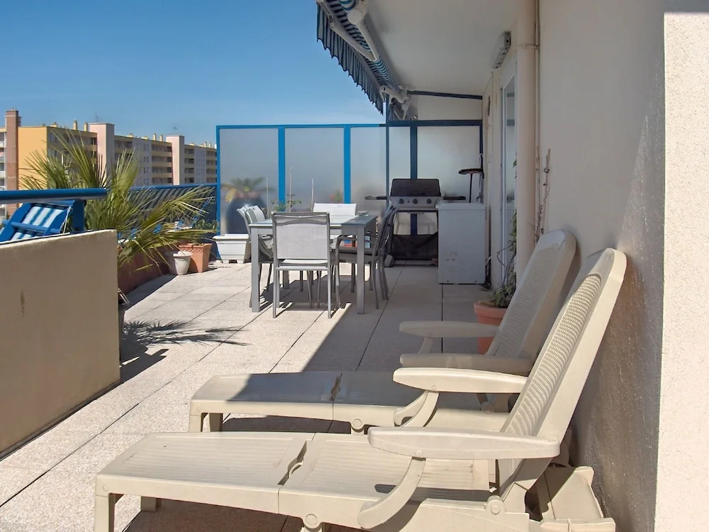 Apartment With 2 Bedrooms in Fréjus, With Wonderful sea View, Furnishe