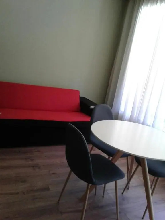 Kokhta-Mitarbi Apartment