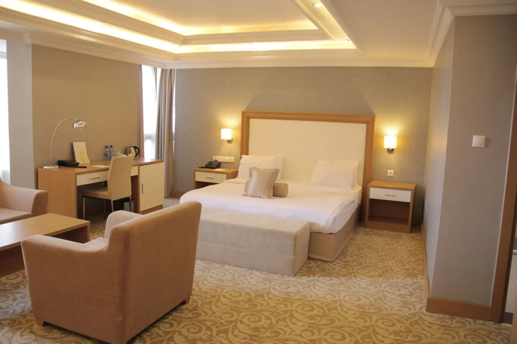 Momona Hotel