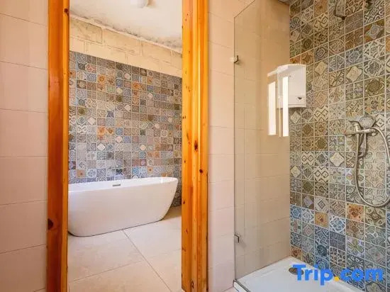 Naduri - 3 bedrooms (sleeps 7 + 2 kids) Nadur village