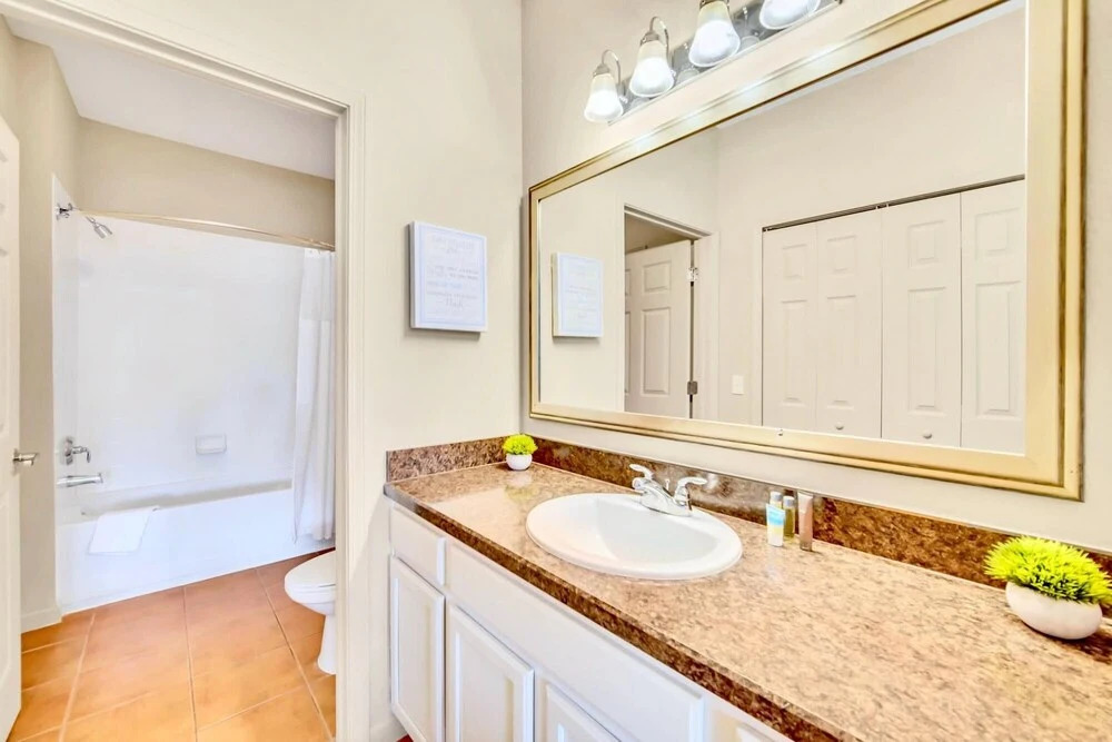 2BR Apartment Hot Tub and Pool Near Disney