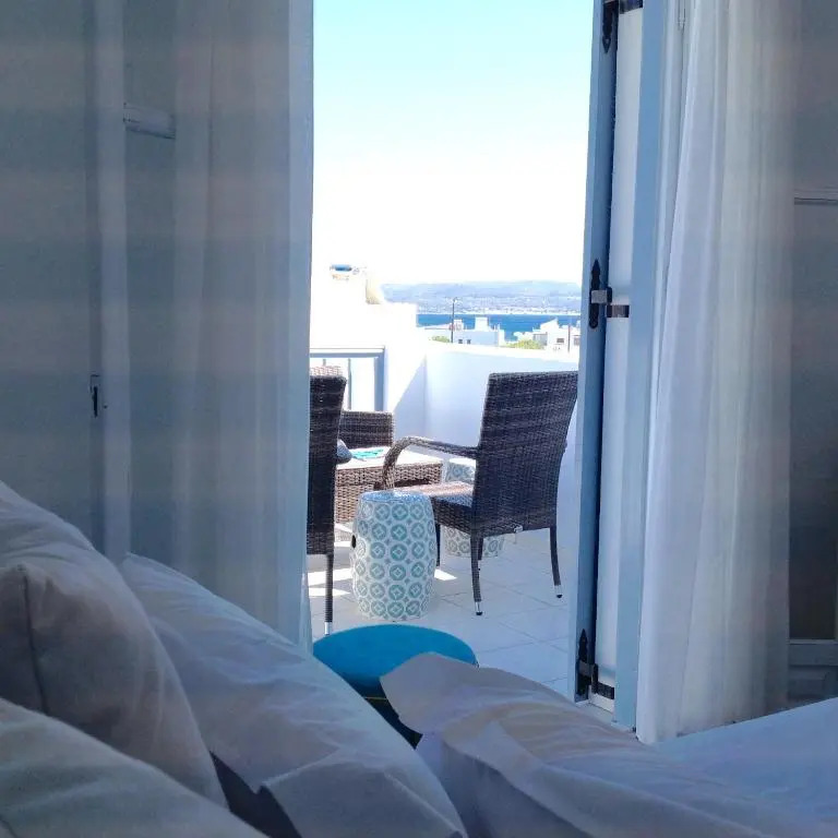 Anita Rooms & Suites Milos