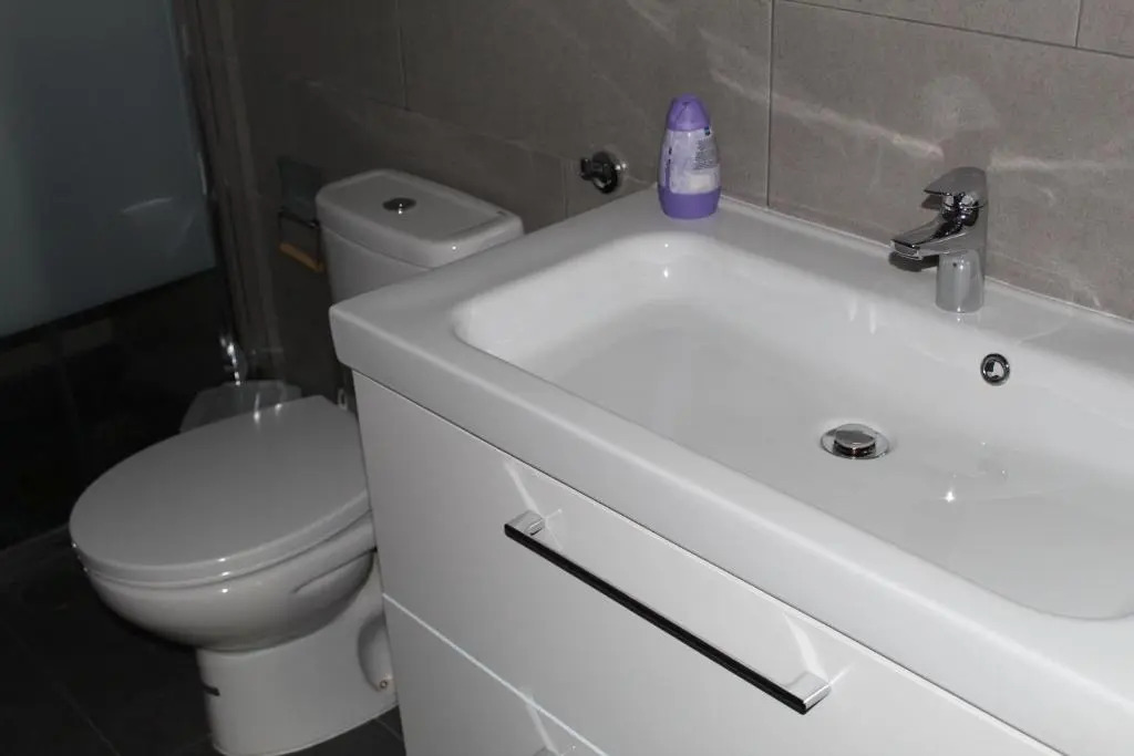 Villa Maria Alvor - Luxury townhouse in the centre of Alvor with 2 independent three bedroom apartments on the ground and first floor