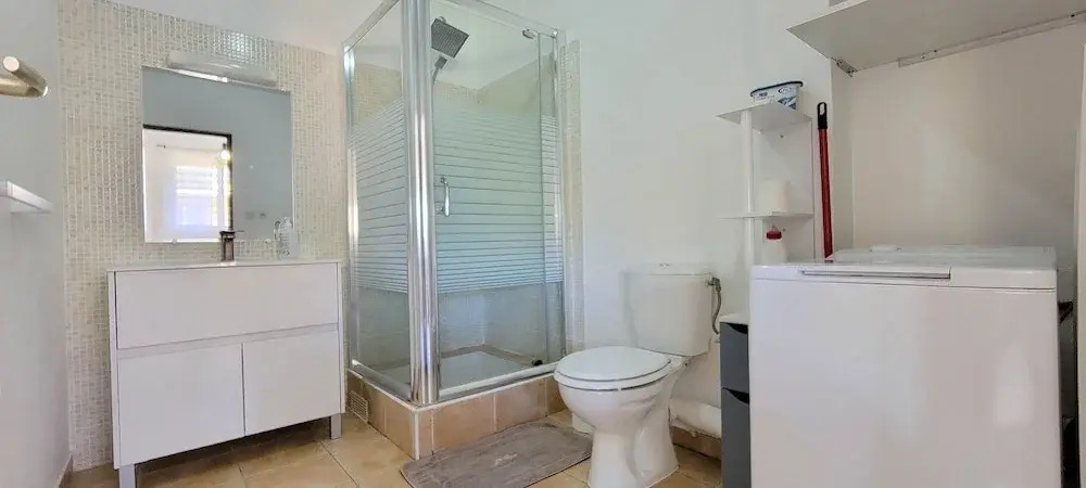 Appartement Cayenne Chic Design Élégant en Bois Tropical