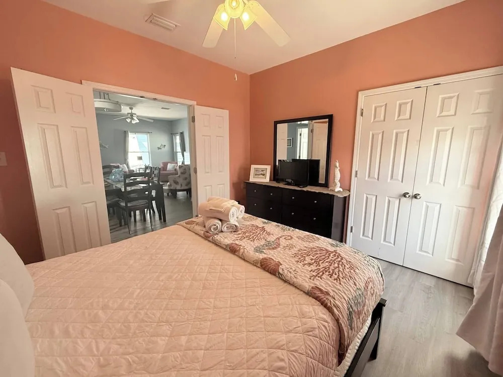 Charming Gulf Shores Retreat 3 Bedroom House With Private Entrance