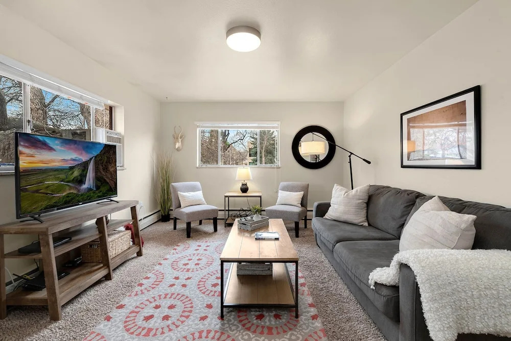 Stylish Condo in the Heart of Old Town
