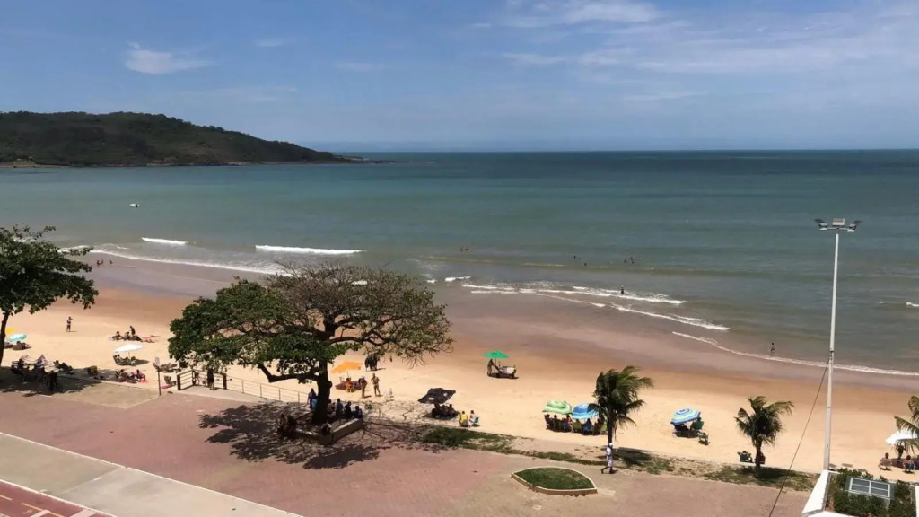 Amplo apartamento em Guarapari com vistas pro mar
