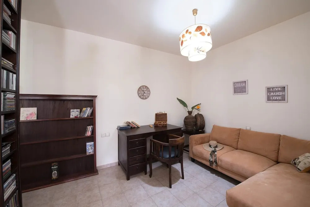 This Wonderful Residence Offers a Great Experience for up to 10 People