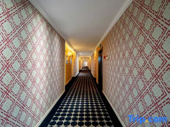 Zebra Hotel