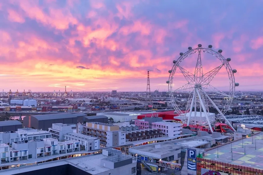 STAY&CO Serviced Apartments Docklands Drive