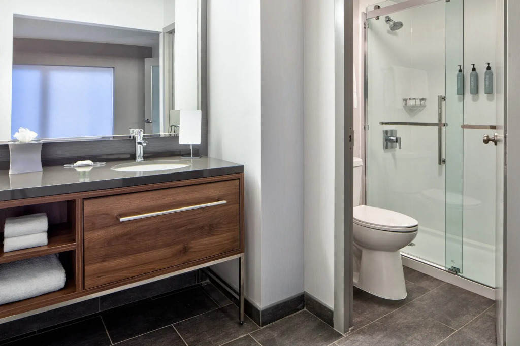 Courtyard by Marriott Chicago Downtown/River North